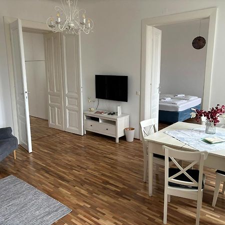 Casa Nostra - Sonnige Wohnung Direkt Am Augarten Vienna Esterno foto